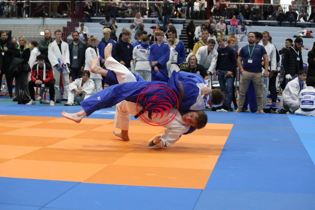 1J7A2463 | Fotos vom Adler Cup - Pictures from Adler Cup

Hier findet Ihr alle Eindrücke und großen Momente der Adler Cup Wochenenden. Here you will find all impressions and great moments of the Adler Cup weekends. - Realisiert mit Pictrs.com