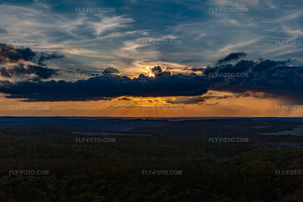 Aerial view: Sunset in Sailly in the state Haute Marne, France. – Photo: IMG_134326.jpg taken on 09/03/2022 by Werner Riehm/FLY-FOTO.com – Resolution of the original: 5472 x 3648 px