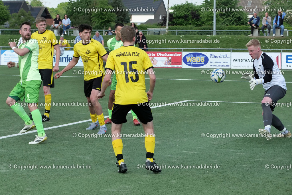 Fußball : Bezirksliga : SV 08/29 Friedrichsfeld - Borusia Veen am 10.05.2026 in Voerde Friedrichsfeld | Fußball : Bezirksliga : SV 08/29 Friedrichsfeld - Borusia Veen am 10.05.2026 in Voerde Friedrichsfeld - Realisiert mit Pictrs.com
