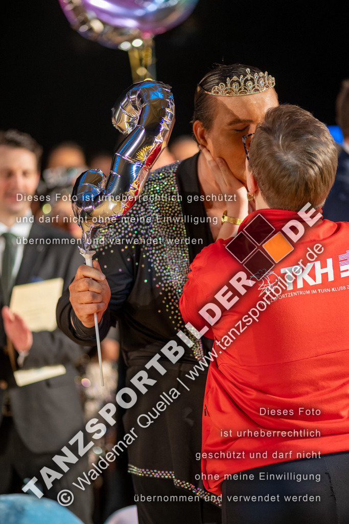 20260321-13709 | Hier finden Sie Tanz Bilder vom Latein und Standard Formationen tanzen. Sportbilder vom Tanzsport. Schöne Fotos und von Weltmeisterschaft, Europameisterschaft, Bundesliga, Regionalliga, Oberliga und Landesliga sowie von GOC Stuttgart, DanceComp, WM Bremen