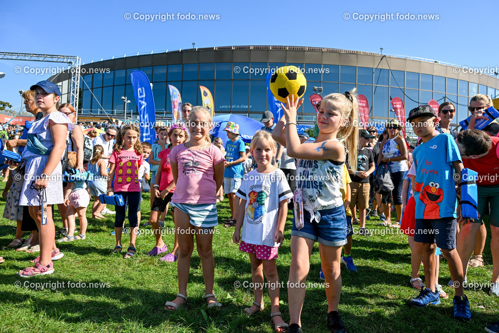 Kinderklangwolke Linz 2023_ 10.09.2023-11 | 10.09.2023, Donaulaende Linz, AUT, Kinderklangwolke 2023, im Bild Kinderklangwolke, Buehne, Zuschauer