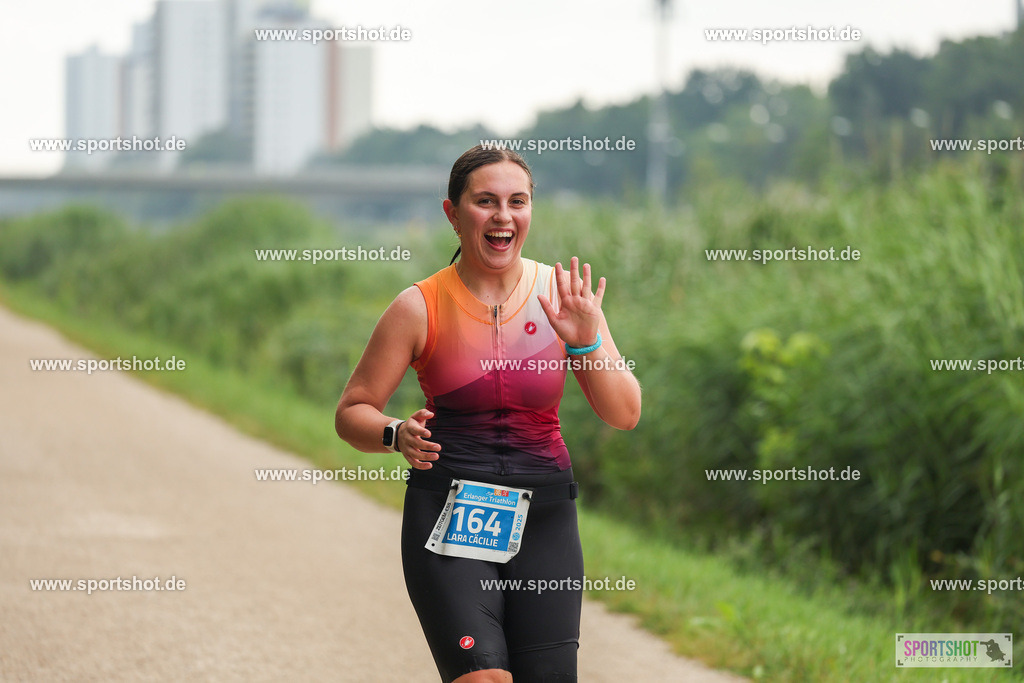 LUR_1845 | 34. M-net Erlanger Triathlon 2025 #erlangertriathlon  #mnettriathlon2025 #mnettriathlon #team #olympischedistanz #mitteldistanz #triathlon #maindonaukanal  #erlangertriathlon2025 #yourpictrs #tv1848 #tv1848erlangen  #triathlonbayern #sportinerlangen #demsportverbunden #sportshot_your_pictrs Copyright: www.sportshot.de