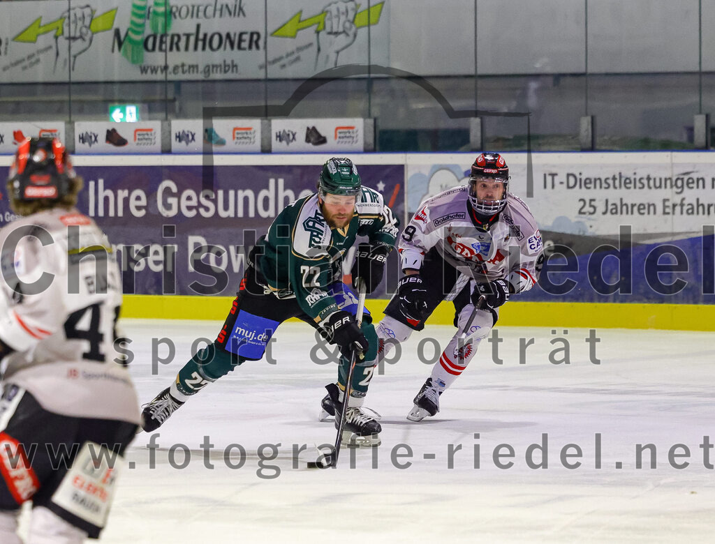 2025-12-14_130_TSV_Erding_gegen_ECDC_Memmingen_Indians | Erding, Deutschland, 14.12.2025:Eishockey, Oberliga Süd 2025 / 2026, 26. Spieltag, TSV Erding gegen ECDC Memmingen Indians, Endergebnis: 1:2Foto: Christian Riedel / fotografie-riedel.net
