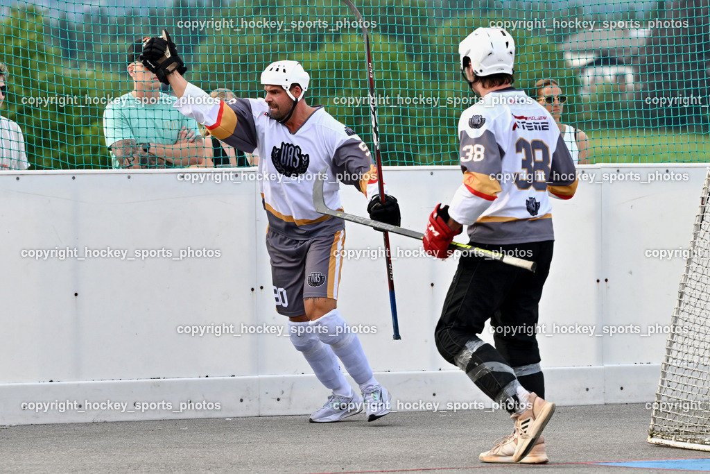 VAS Ballhockey vs. HSC Eagles Poggersdorf | Jubel VAS Ballhockey, #38 Kravanja Kristian, #90 Edlinger Patrick, VAS Ballhockey vs. HSC Eagles Poggersdorf, VAS Ballhockey vs. HSC Eagles Poggersdorf am 14.07.2024 in Villach (Alpen Arena ), Austria, (Photo by Bernd Stefan)