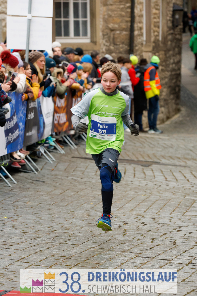 1700m Stadtwerke Jugendlauf | 3 Koenigslauf 2024 1700m Stadtwerke Jugendlauf - Realisiert mit Pictrs.com