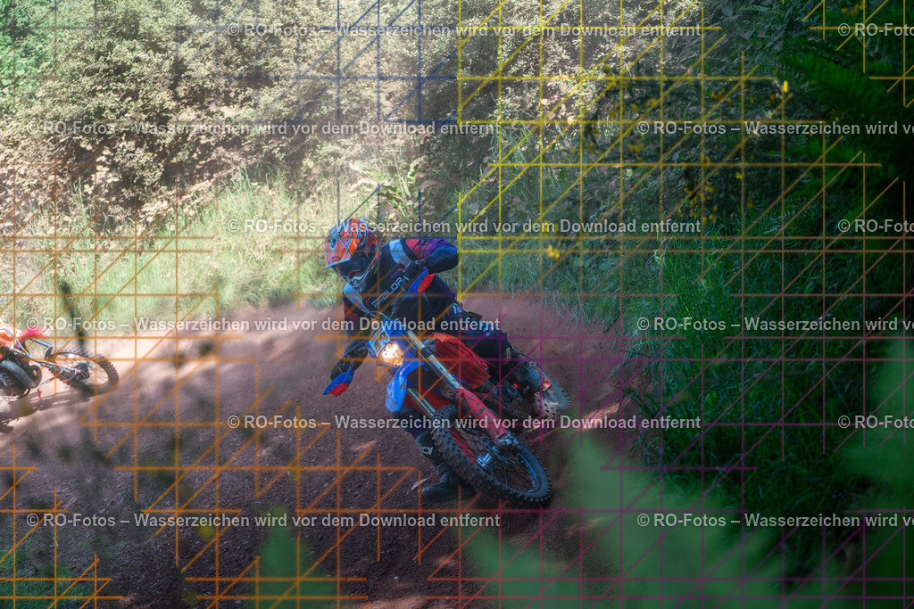 Wolfshausen 3 Lauf -762 | Sportfotografie von RO-Fotos: Motorsport, Motocross, Enduro, Laufveranstaltungen und Triathlon. Professionelle Fotos von Sportlern und Events. - Realisiert mit Pictrs.com