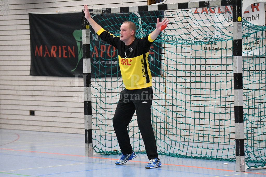 HC Deggendorf : HSG Straubing | Werner Bloechinger (HC Deggendorf) - Realisiert mit Pictrs.com