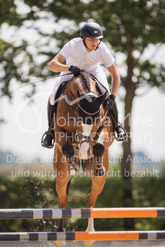 230616_Lemwerder_Springpf-L2-700 | Deine schönsten Turniermomente als professionelle Fotos! Entdecke hochwertige Pferdesport-Fotografie im Online-Shop. Jetzt Fotos finden & bestellen!