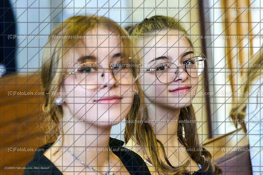 ALP2168_Pfarrfirmung Wieselburg | (C)FotoLois.com, Alois Spandl, Pfarrfirmung in Wieselburg mit Firmspender Eduard Gruber (ehemaliger Generalvikar der Diözese St. Pölten), Sa 3. Juni 2023.