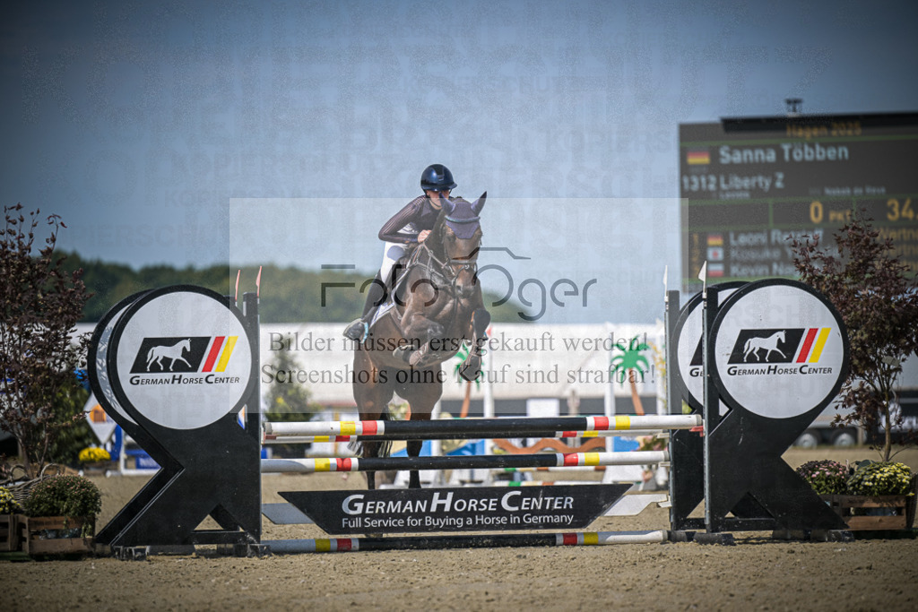 DOS_3462 | Entdecke hochwertige Reitturnierfotos von Foto Oger. Professionell, emotional und authentisch – jetzt Lieblingsmomente im Shop bestellen.Deutschlandweite Turnierfotografie. - Realisiert mit Pictrs.com
