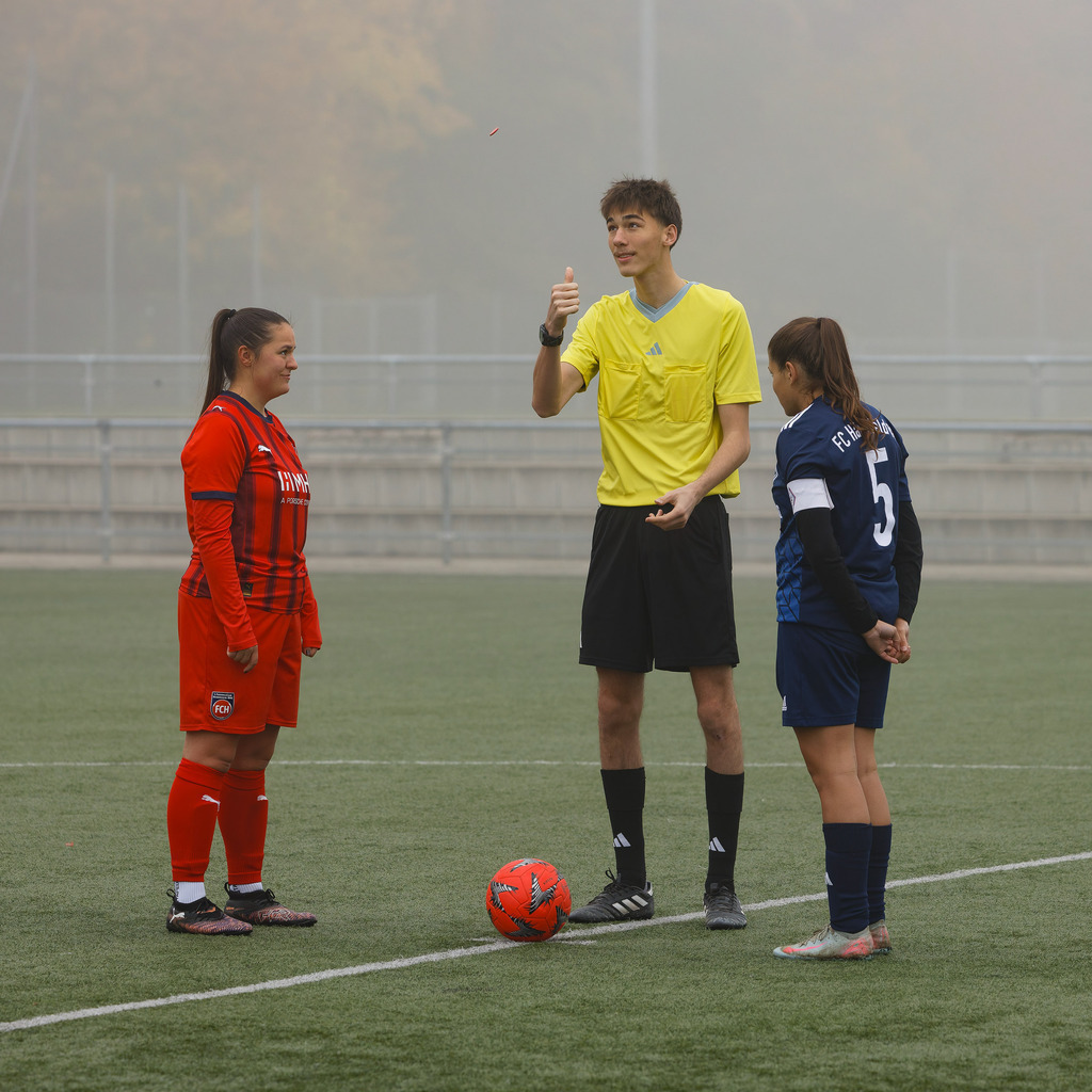 FCH-HÄR_251019_5426 | Fotopresso – Sportfotografie in Heidenheim & Umgebung. Professionelle Sportfotografie für unvergessliche Momente. Dynamische Action-Shots, emotionale Szenen & hochwertige Bilder. - Realisiert mit Pictrs.com