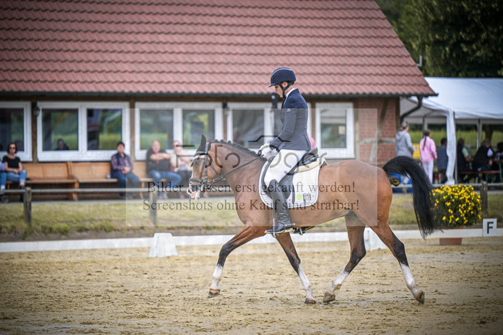 DOS_9753 | Entdecke hochwertige Reitturnierfotos von Foto Oger. Professionell, emotional und authentisch – jetzt Lieblingsmomente im Shop bestellen.Deutschlandweite Turnierfotografie. - Realisiert mit Pictrs.com