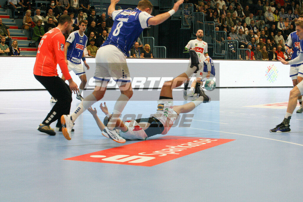 VFL Gummersbach - GWD Minden | Lukas Blohme und Mats Korte (am Boden) - © Sportfoto-Sale (MK) - Realisiert mit Pictrs.com