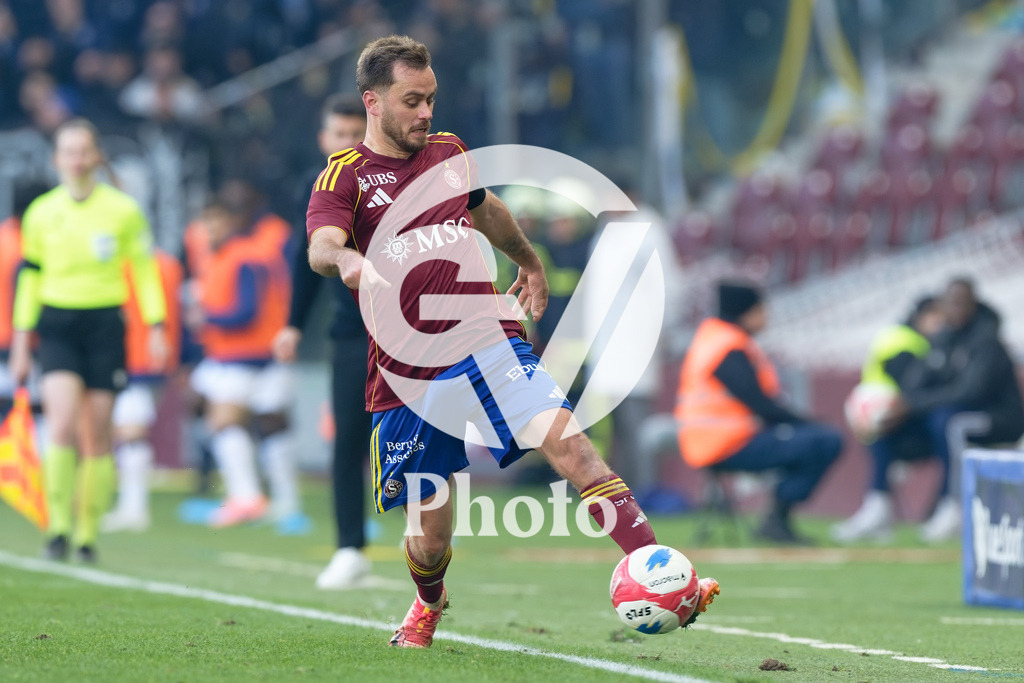 Brack Super League - Servette FC v FC Zurich | Timothe Cognat (8 Servette FC) in action (close up)  during the Brack Super League match between Servette FC and FC Zurich at Stade de Geneve in Geneva, Switzerland