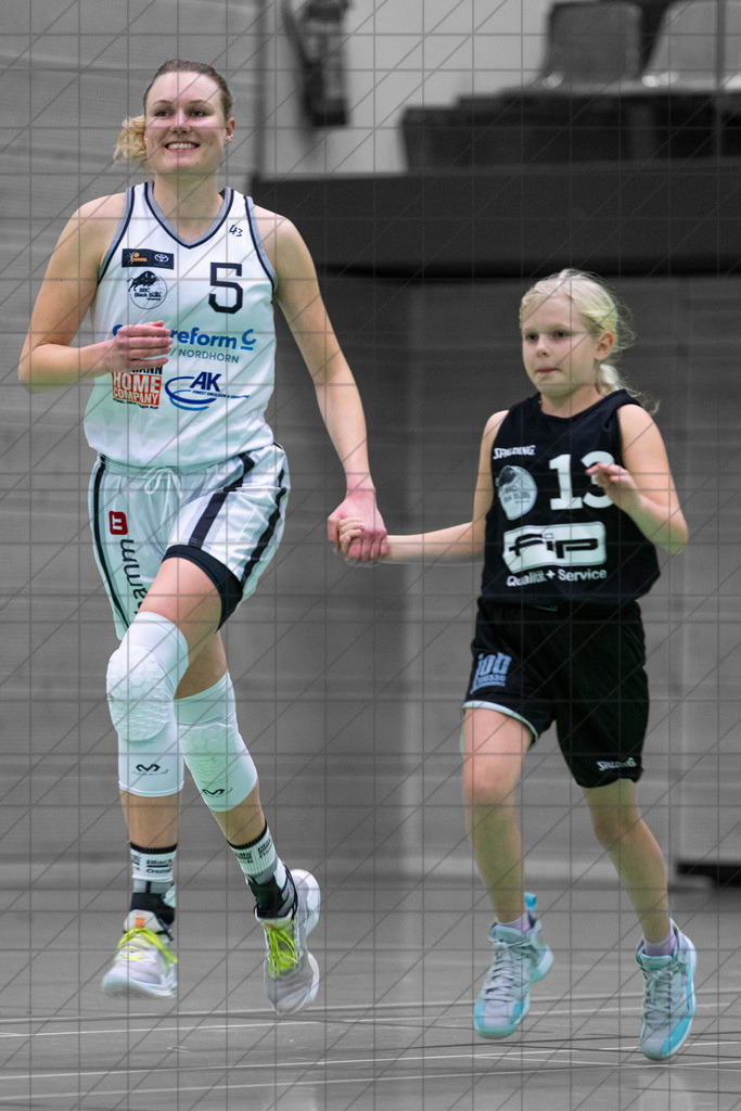DBBL POKAL 1/8-Finale 24/25 | 04.12..2024 | BBC OS vs. SYNTAINICS MBC Halle | DBBL POKAL 1/8-Finale 24/25 | 04.12..2024 | BBC OS vs. SYNTAINICS MBC Halle - - - - - CREDIT, www.bullenfotos.de, Martin König, Hörner Weg 40, D-49078 Osnabrück, +4917663732967, Nutzung und Weitergabe nur zu den vereinbarten Zwecken. Presseanfragen an Urheber. Alle Rechte beim Urheber. - - - - - - Realisiert mit Pictrs.com
