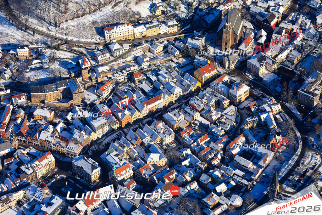 Die Luftaufnahme der Stadt Kulmbach wurde vom UL-Flugzeug heraus erstellt ( keine Drohne )- hohe Auflösung für beste Qualität