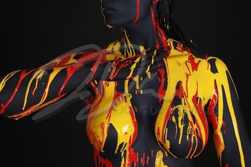 BodyArt-DARKBLUESPLASH_6588 | #017 | Modell: Sonia | Foto: Tschiponnique Skupin - Realisiert mit Pictrs.com