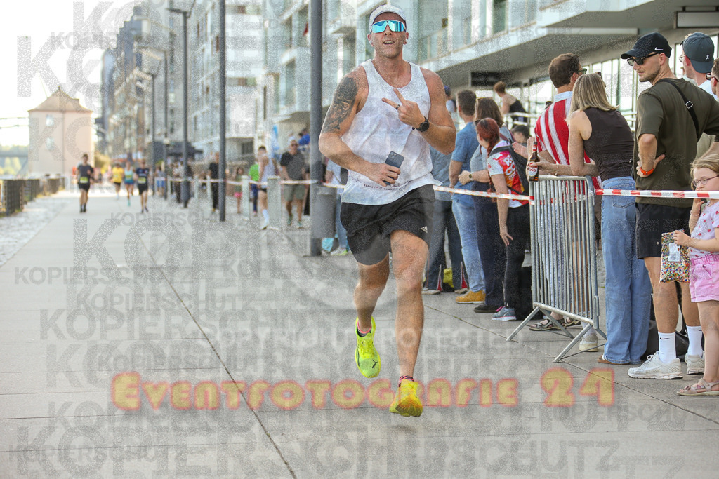 250920_1444_EX1_7420 | Sportfotografie im Rhein-Sieg Kreis, Köln, Bonn, NRW, Rheinland Pfalz, Hessen, etc. Unser Tätigkeitsfeld umfasst den Laufsport vom Volkslauf über den Marathon, Duathlon, Triathon bis zum Ultralauf wie Kölnpfad Ultra oder Schindertrail.