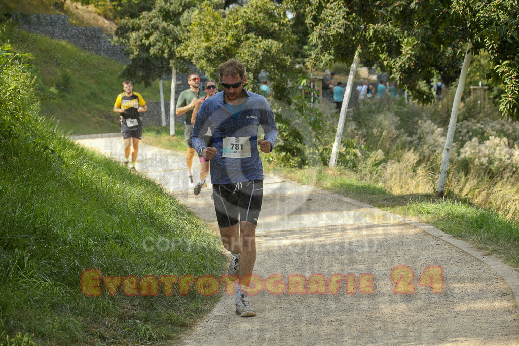 250824_1453_EX1_7935 | Sportfotografie im Rhein-Sieg Kreis, Köln, Bonn, NRW, Rheinland Pfalz, Hessen, etc. Unser Tätigkeitsfeld umfasst den Laufsport vom Volkslauf über den Marathon, Duathlon, Triathon bis zum Ultralauf wie Kölnpfad Ultra oder Schindertrail.