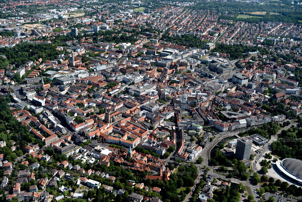 4035519 | BRAUNSCHWEIG 31.07.2020 Altstadtbereich und Innenstadtzentrum in Braunschweig im Bundesland Niedersachsen, Deutschland. Weiterführende Informationen bei: Stadt Braunschweig. // Old Town area and city center in Brunswick in the state Lower Saxony, Germany. Further information at: Stadt Braunschweig. Foto: Gerhard Launer