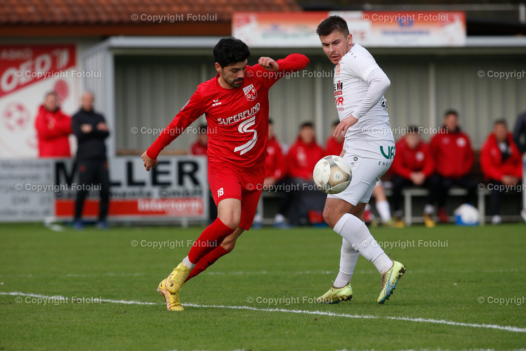 A_LUI_05112022_17 | SPORT FUSSBALL LT1 OOE LIGA ASKOE OEDT-ASK CARE IH STEYR ST.VALENTIN 05.11.2022 IM BILD: BUNYAMIN KARATAS (OEDT) UND PATRICK BILIC (ASK ST.VALENTIN) FOTO:FOTOLUI