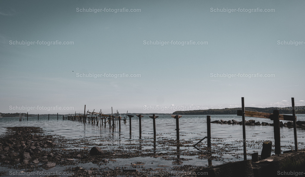 kaputter Steg | Kaputter Steg in s Meer - Realisiert mit Pictrs.com