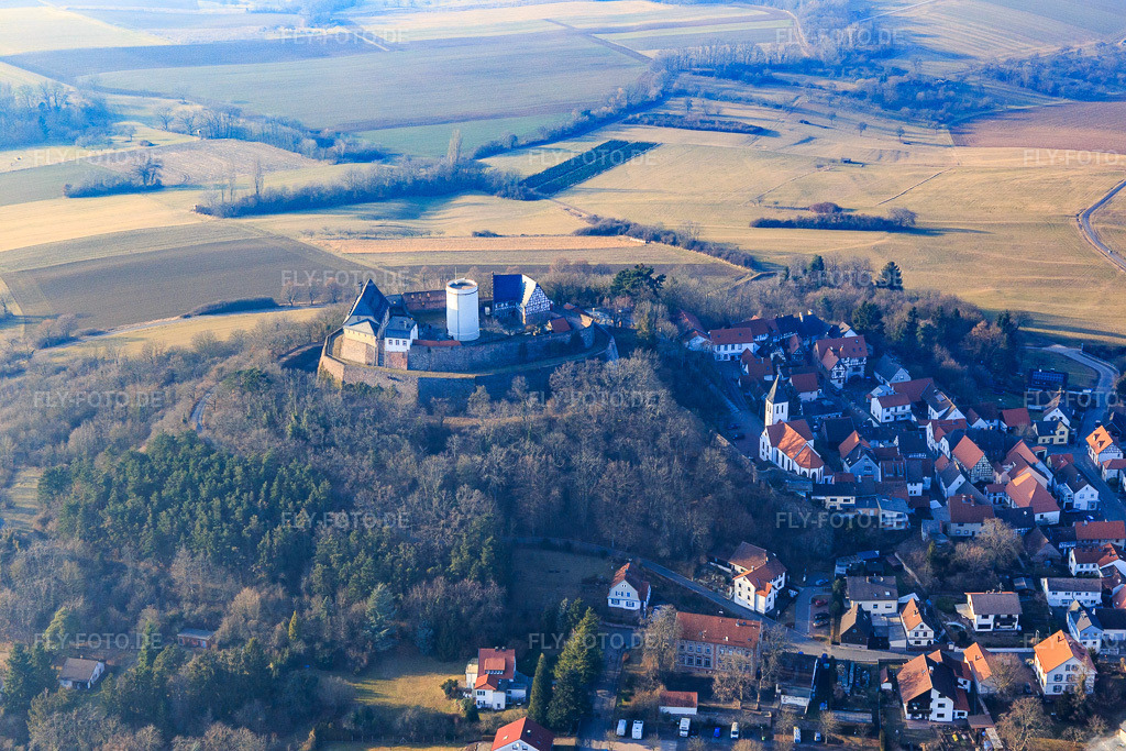 Luftbild: Veste Otzberg im Winter im Ortsteil Hering in Otzberg im Bundesland Hessen in Deutschland. Foto: IMG_096798.jpg vom 15.02.2017 durch Werner Riehm/FLY-FOTO.deLogo der Staatlichen Schlösser und Gärten Hessen - zur