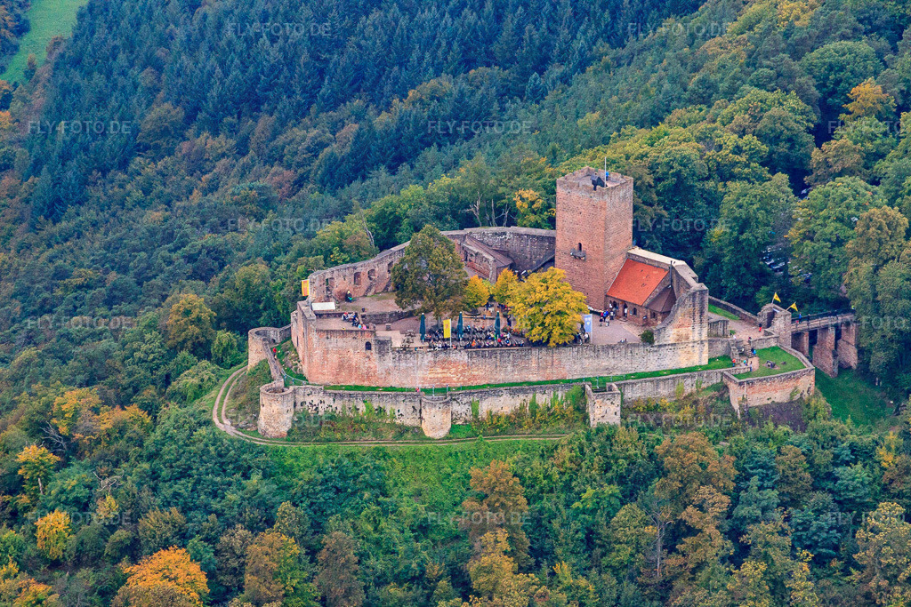 Ruine der Burg Landeck | Luftbild: Ruine der Burg Landeck in Klingenmünster im Bundesland Rheinland-Pfalz in Deutschland. Foto: IMG_59980.jpg vom 08.10.2013 durch Werner Riehm/FLY-FOTO.de - Realisiert mit Pictrs.com