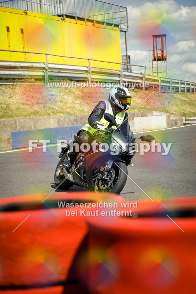 OBK_Mai_Martina_Markus-11196 | Hier findet Ihr Bilder von Touristenfahrten auf der Nürburgring Nordschleife oder von anderen Veranstaltungen die ich besucht habe. Viel Spass beim Durch Schauen 