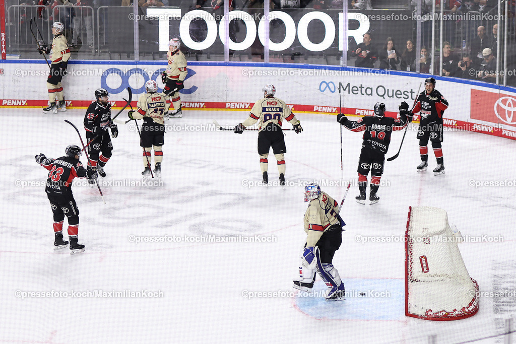 KEC26112401046 | 26.11.2024, Eishockey, DEL, Kölner Haie - Nürnberg Ice Tigers, Spieltag 20, Lanxess-Arena Köln: Torjubel nach dem 4:2 durch Juhani Tyrväinen (Kölner Haie #21)