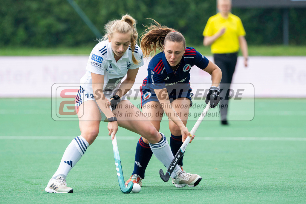 Final4_20240519-1134-0028 | Bonn, Deutschland, 19.05.2024: Sara Strauss (Duesseldorfer HC) in Aktion waehrend des Spiels der Deutsche Feldhockey-Meisterschaften 2024 zwischen Final 4 Damen Finale Düsseldorfer HC - Mannheimer HC im Bonner THV am 19.05.2024 in Bonn, Deutschland. (Foto von Stephan Fehrmann)

Bonn, Germany, 19.05.2024: Sara Strauss (Duesseldorfer HC) in action during the game of Deutsche Feldhockey-Meisterschaften 2024 between Final 4 Damen Finale Düsseldorfer HC - Mannheimer HC in Bonner THV at 19.05.2024 in Bonn, Deutschland. (Foto from Stephan Fehrmann)