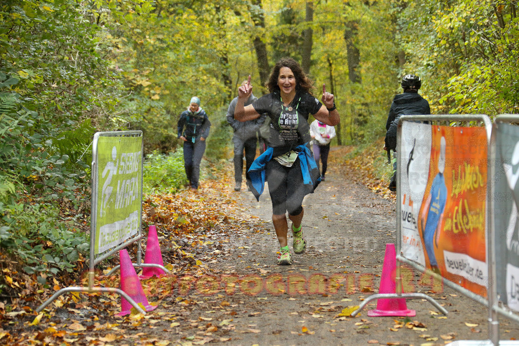 251026_1359_EX1_4066 | Sportfotografie im Rhein-Sieg Kreis, Köln, Bonn, NRW, Rheinland Pfalz, Hessen, etc. Unser Tätigkeitsfeld umfasst den Laufsport vom Volkslauf über den Marathon, Duathlon, Triathon bis zum Ultralauf wie Kölnpfad Ultra oder Schindertrail.