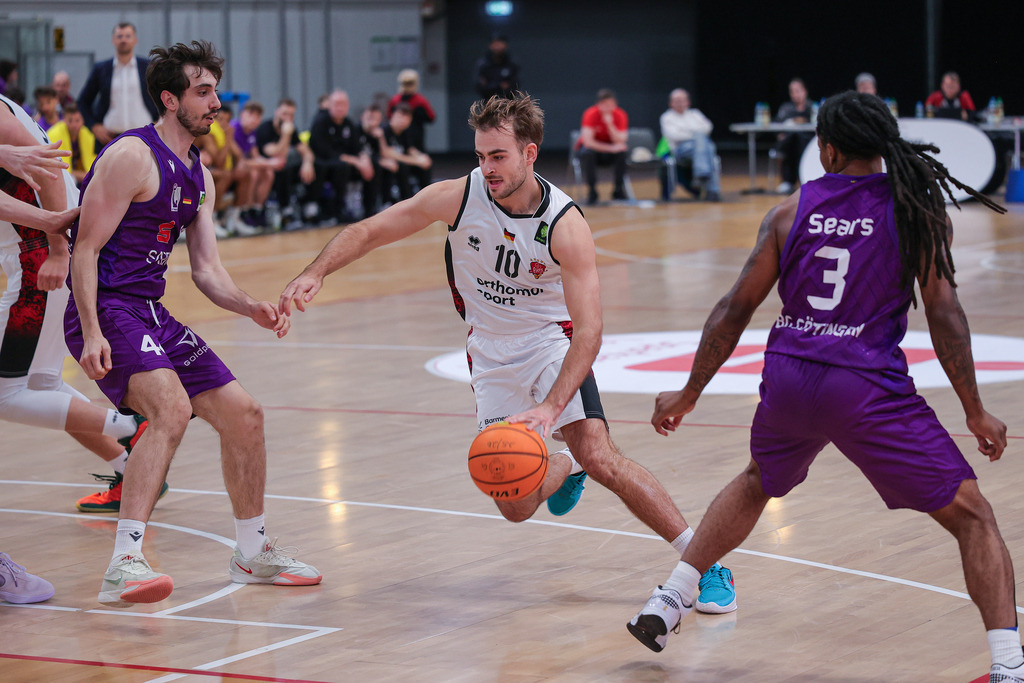 Pro A BAYER GIANTS vs BG Göttingen-19 | Fotos von Basketballspielen aus dem Raum NRW fotografiert von Gero Mueller-Laschet und Daniel Schaefer - Realisiert mit Pictrs.com