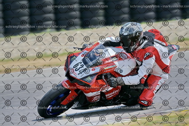 25bt04-1525 | markuskiefer.com - Realisiert mit Pictrs.com