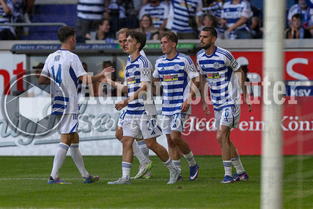 23.05.2026, GER, Fussball, Herren, Niederrheinpokal Finale, Saison 2025/2026, SC St. Tönis - MSV Duisburg | Jan-Simon Symalla (MSV Duisburg) Torjubel, jubelt nach seinem Treffer zum 0:4