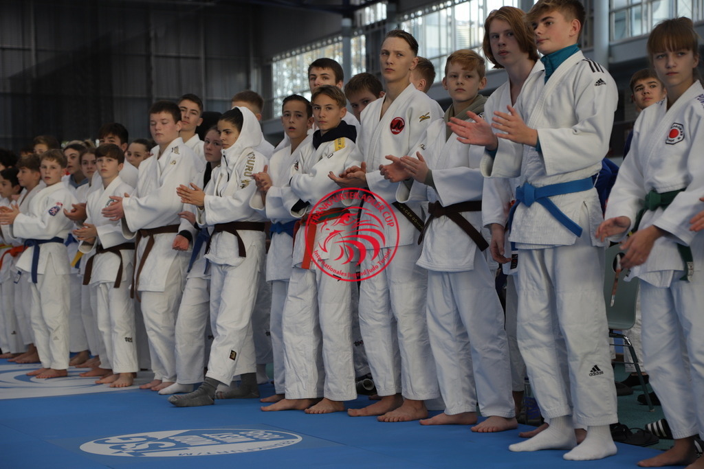 IMG_9153 | Fotos vom Adler Cup - Pictures from Adler Cup

Hier findet Ihr alle Eindrücke und großen Momente der Adler Cup Wochenenden. Here you will find all impressions and great moments of the Adler Cup weekends. - Realisiert mit Pictrs.com