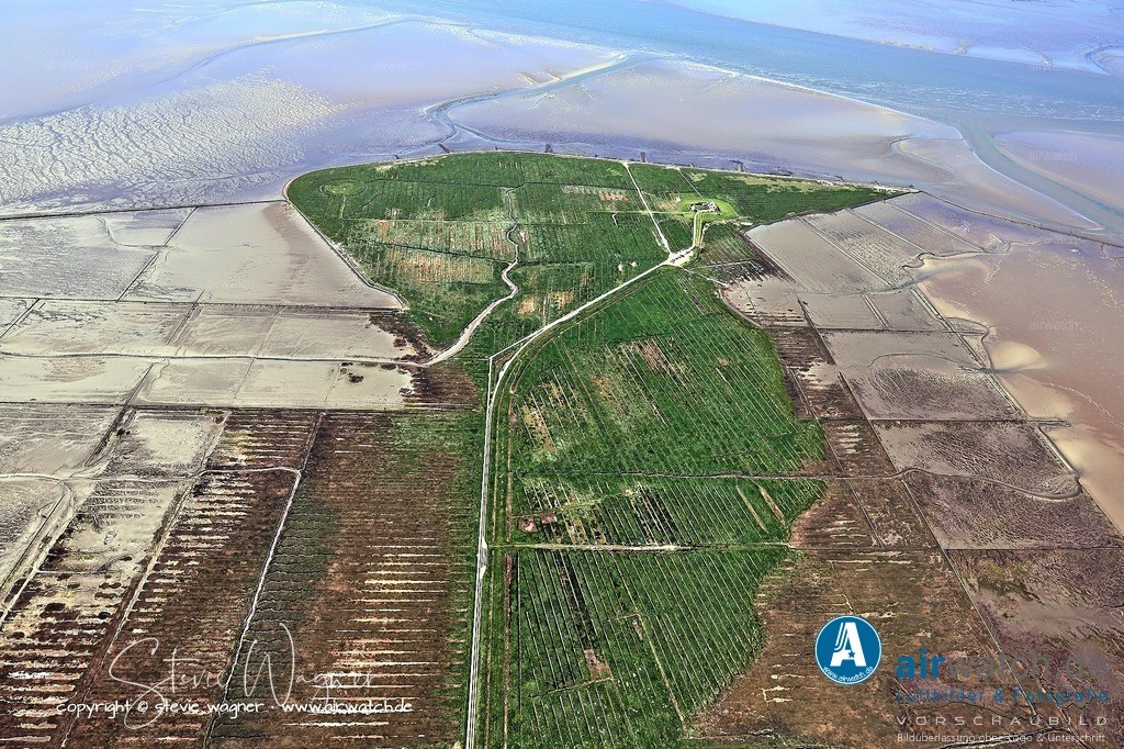 Halligen-Inseln-Weltnaturerbe-Wattenmeer-Mai-23-airwatch-wagner-240A2615 | Entdecken Sie atemberaubende Luftbilder und Fotografien auf airwatch.de - Tauchen Sie ein in eine Welt voller faszinierender Aufnahmen aus der Vogelperspektive.