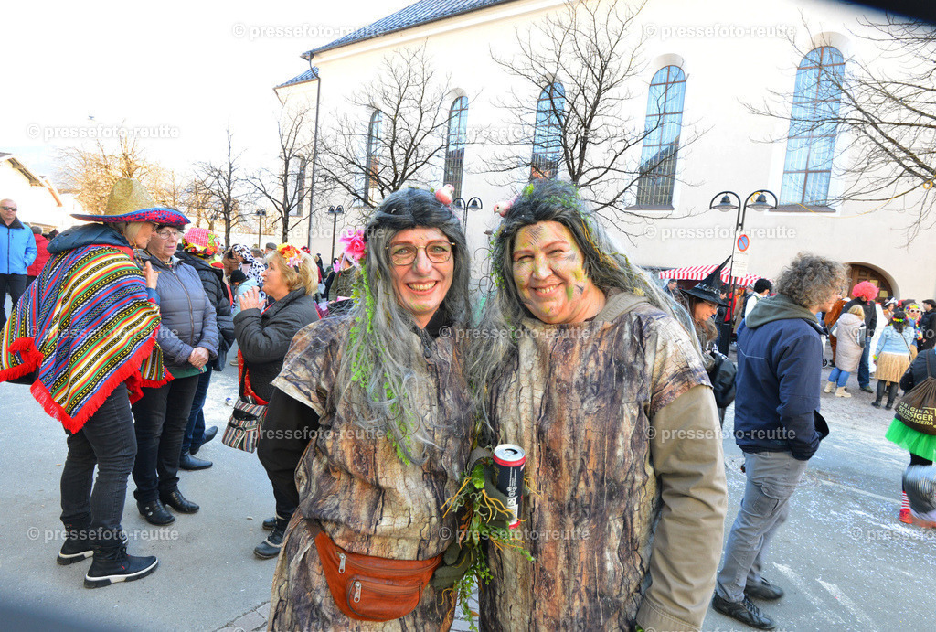 xnews-2023-Feb16-Unsinniger_Fasching_Reutte-nik-WTV_7551 | Info aus dem Bezirk Reutte/Ausserfern Tirol sowie eine umfangreiche Bilddatenbank über die gesamte Region: Lechtal, Talkessel Reutte, Tannheimertal, Zwischentoren. Lech, Plansee, Zugspitze, Grenztunnel, B179, Fernpassstraße, Verkehr, Lawinen, Tradition, - Realisiert mit Pictrs.com