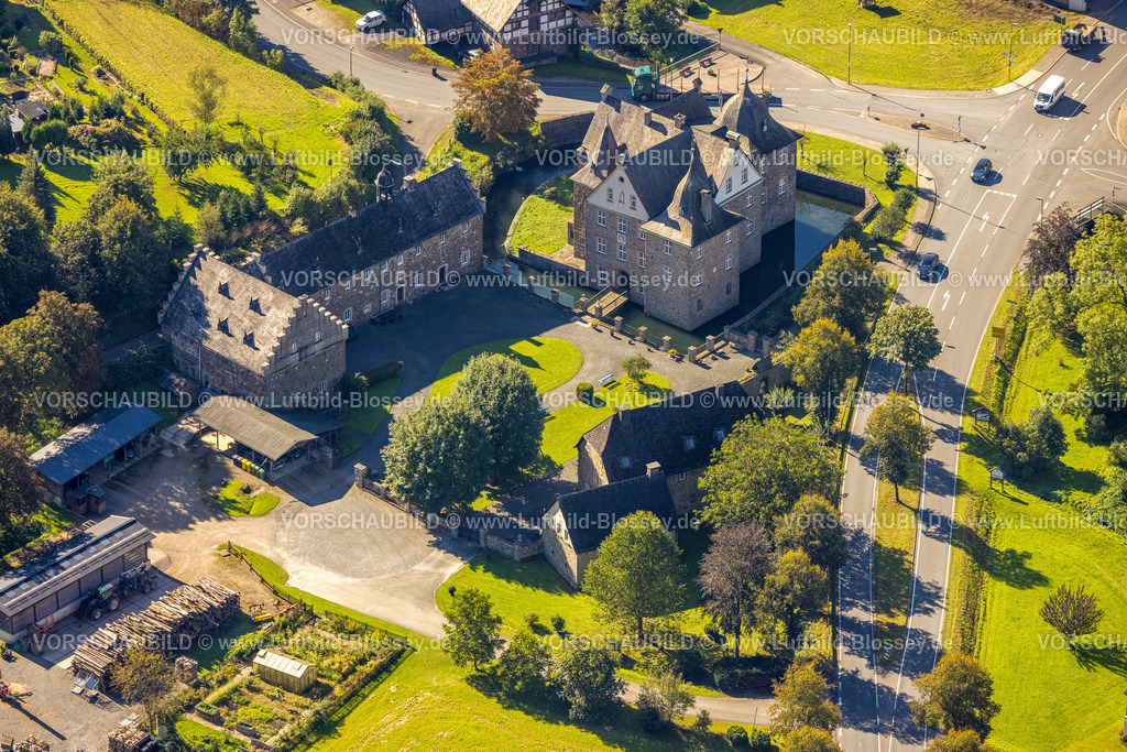Finnentrop230908515 | Luftbild, Wasserschloss Lenhausen, Finnentrop, Sauerland, Nordrhein-Westfalen, Deutschland