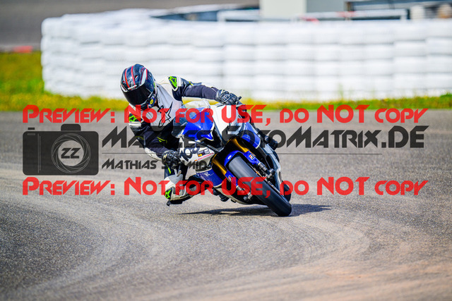 MaZZes_FotoMatrix_240910_6007705_4165 | WEISS