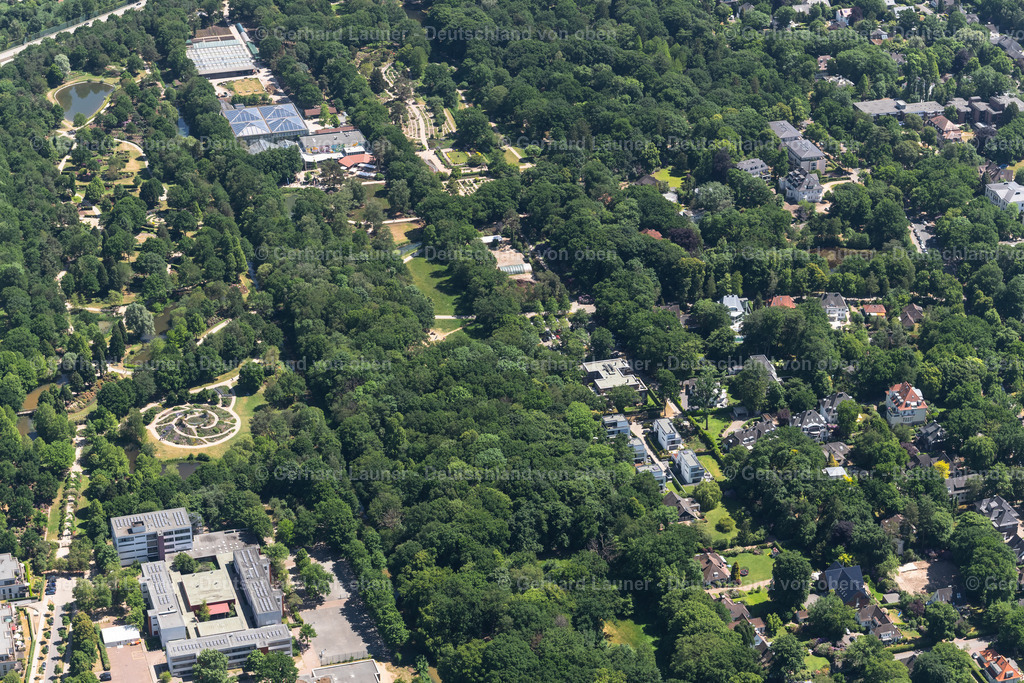 4029062 | BREMEN 01.06.2020 Parkanlage des Botanischen Garten mit den Häusern von Die Botaniker Bremens großer Entdeckerwelt in Bremen, Deutschland. Weiterführende Informationen bei: botanika GmbH. // Park of of Botanischen Garten with den Haeusern von Die Botaniker Bremens grosser Entdeckerwelt in Bremen, Germany. Further information at: botanika GmbH. Foto: Gerhard Launer