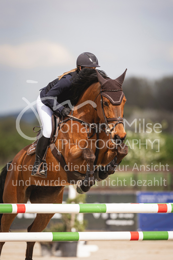 250416_M2-Springen-403 | Deine schönsten Turniermomente als professionelle Fotos! Entdecke hochwertige Pferdesport-Fotografie im Online-Shop. Jetzt Fotos finden & bestellen!