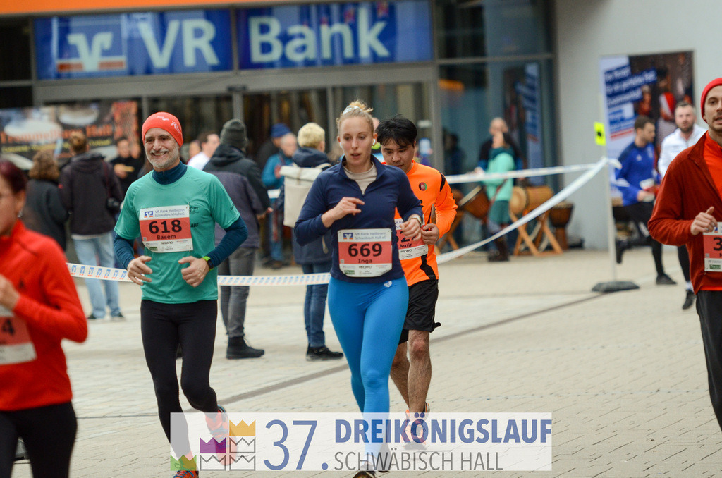 VR Bank Hauptlauf 10000m | 3 Koenigslauf 2023 - Realisiert mit Pictrs.com