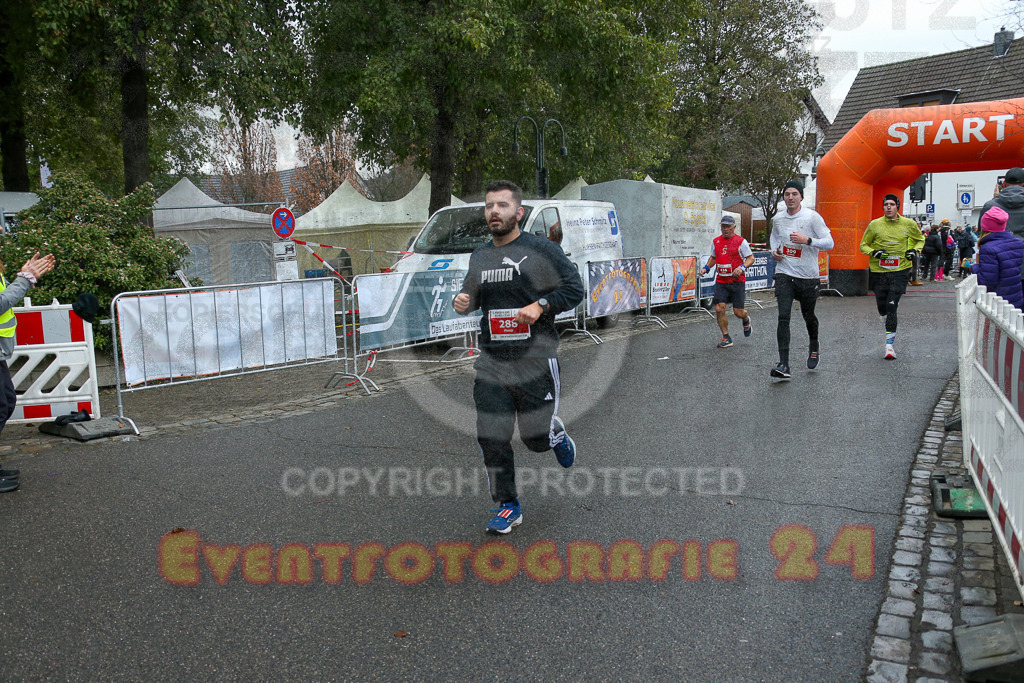 251130_1143_EX1_8416 | Sportfotografie im Rhein-Sieg Kreis, Köln, Bonn, NRW, Rheinland Pfalz, Hessen, etc. Unser Tätigkeitsfeld umfasst den Laufsport vom Volkslauf über den Marathon, Duathlon, Triathon bis zum Ultralauf wie Kölnpfad Ultra oder Schindertrail.