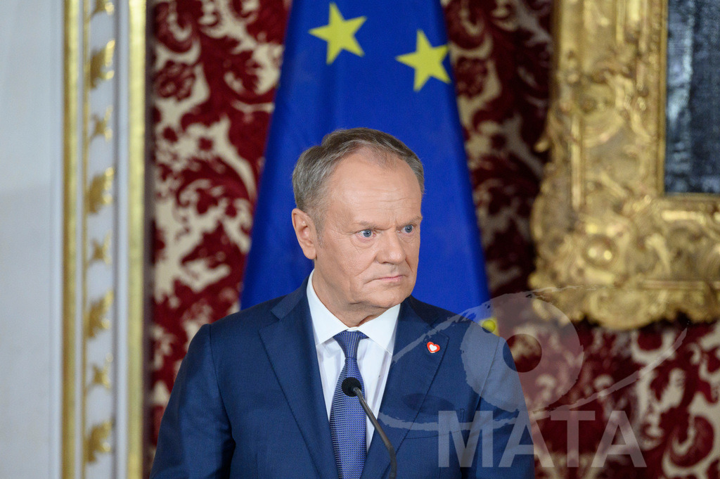 _DWI5243 | Politiker Donald Tusk (Civic Coalition), Ministerpräsident der Republik Polen, während eines Pressestatements in der Münchner Residenz vor der Verleihung des Ewald-von-Kleist-Preises. Der diesjährige Ewald-von-Kleist-Preis wird am Rande der Münchner Sicherheitskonferenz 2026 an das ukrainische Volk vergeben. München, 14.02.2026 Bayern Deutschland - Realisiert mit Pictrs.com