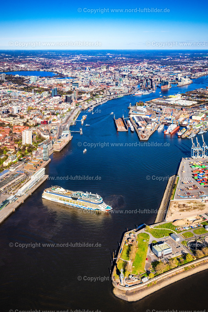 Hamburg_Altona_Cruise_Center_AIDA Mar_dreht_auf_der_Elbe_ELS_4841060425 | HAMBURG 06.04.2025 Kreuzfahrt- Passagier- und Fahrgast- Schiff " AIDAmar " am Kai des Cruise Center in Hamburg, Deutschland. Weiterführende Informationen bei: AIDA Cruises - German Branch of Costa Crociere S.p.A.,  CGH Cruise Gate Hamburg GmbH. // The cruise passenger and passenger ship "AIDAmar" on the quay of the Cruise Center in Hamburg, Germany. Further information at: AIDA Cruises - German Branch of Costa Crociere S.p.A.,  CGH Cruise Gate Hamburg GmbH. Foto: Martin Elsen