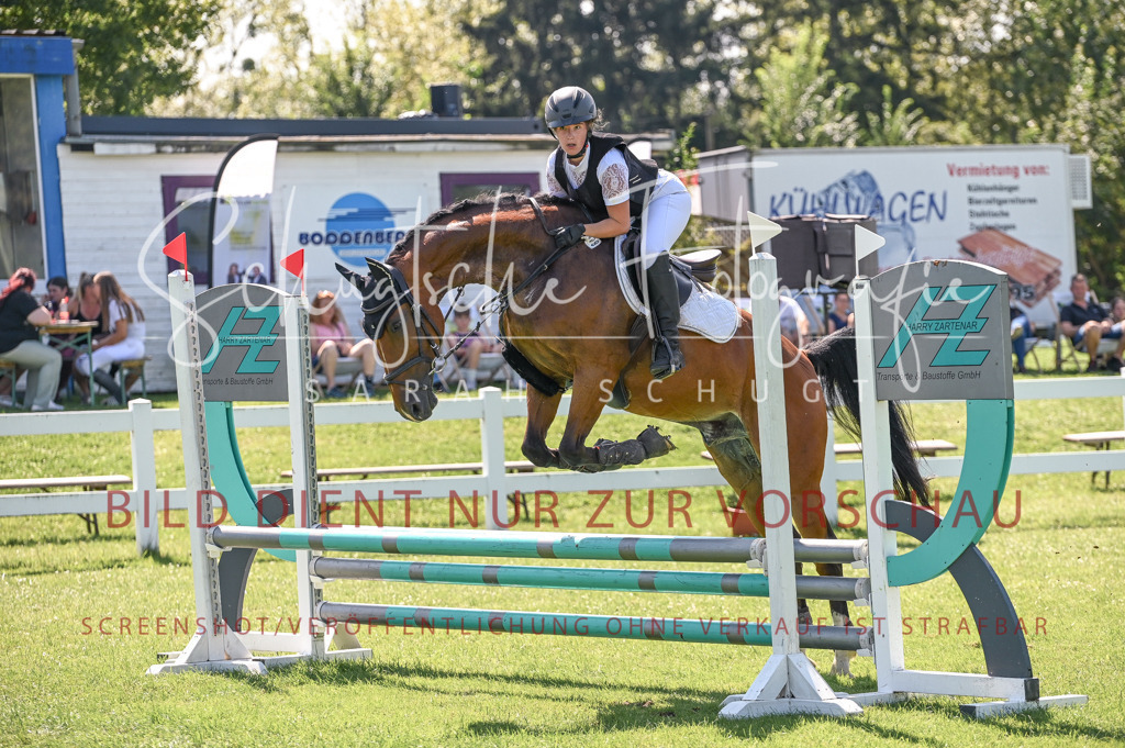 Schugtsche-Düren.2024.04-Stilspringprf.E-60 | Schugtsche Fotografie - Realisiert mit Pictrs.com