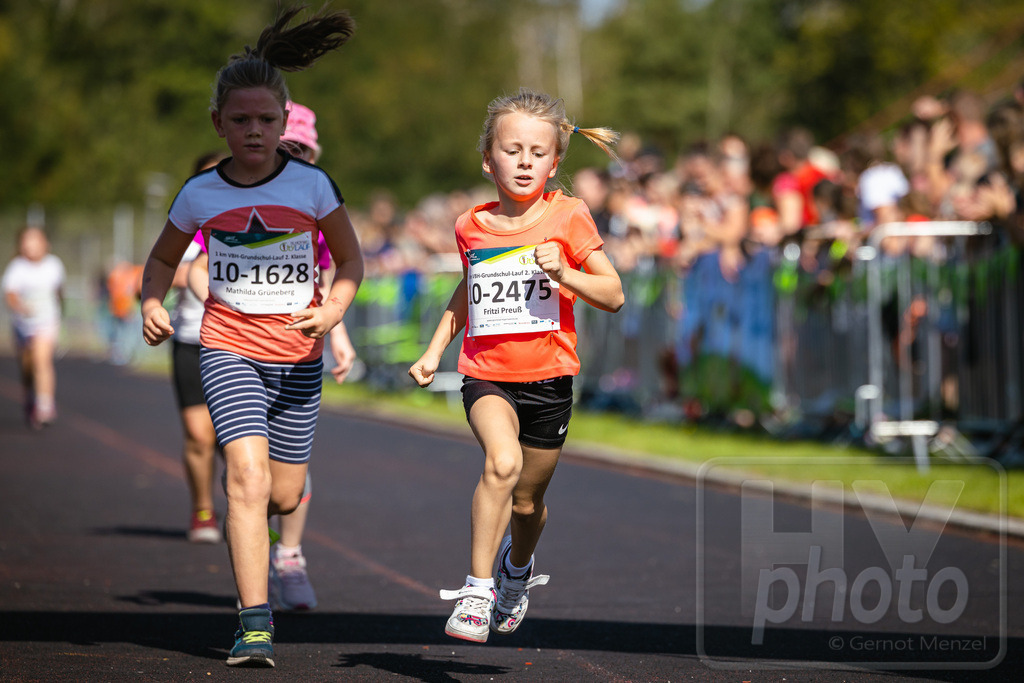 16. Hoywoj-CityLauf im Sportforum Hoyerswerda - 16.09.2023 | 1km VBH-Grundschul-Lauf 2. Klassen - Realisiert mit Pictrs.com