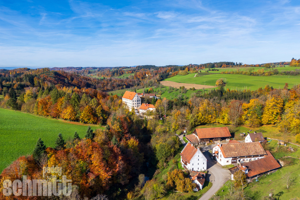PS-Schloss-Achberg-2026-01 | Entdecke die größte Bildgalerie der Region mit Fotografien aus dem Allgäu, der Bodenseeregion, Oberschwaben, dem Donautal und der Schwäbischen Alb. Landschaften, Luftaufnahmen und Reisefotografie als Wandbild und Fotokunst. - Realisiert mit Pictrs.com
