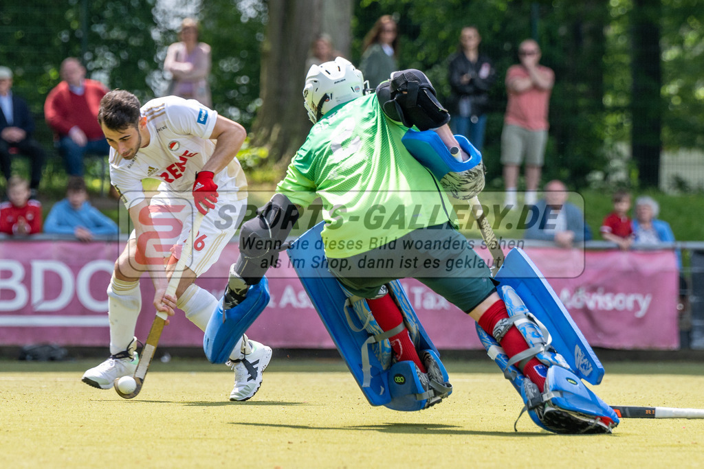 SFE_20230521_0130 | 1. Bundesliga Hockey Viertelfinale 3 Herren Rot-Weiss Köln - Berliner HC am 21.05.2023 in Köln (KTHC Stadion Rot-Weiss Köln Tennis and Hockey Club), Photo: Stephan Fehrmann 2023 (Sports-Gallery),Mika Schleu ( Tormann Bremer HC #1 ) ,Elian Mazkour ( Rot-Weiss Köln #26 )